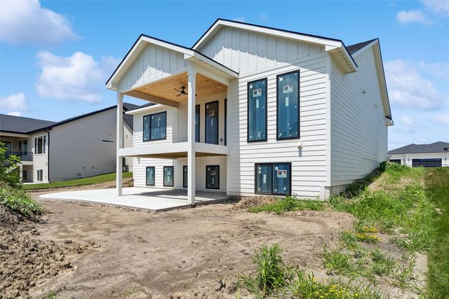 17312 Northview Drive, Urbandale, IA 50323