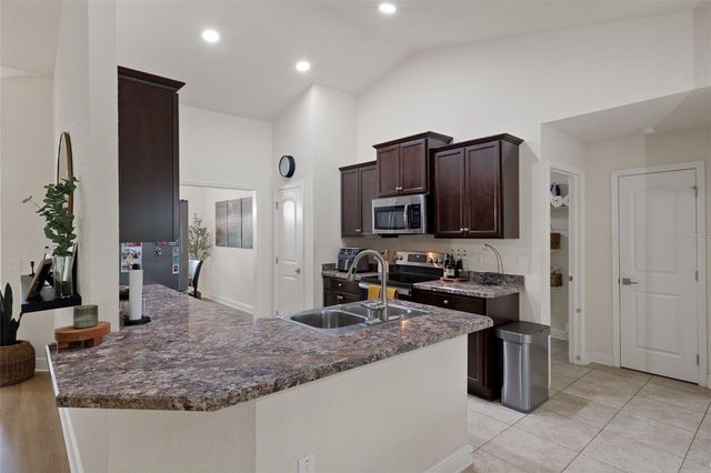 101 OAK VILLAGE BOULEVARD, Homosassa, FL 34446