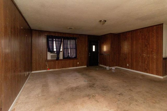 107 Oakwood Circle, Griffin, GA 30223