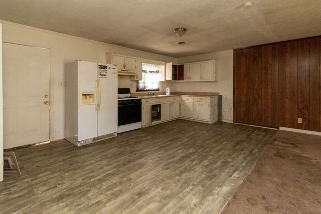 107 Oakwood Circle, Griffin, GA 30223