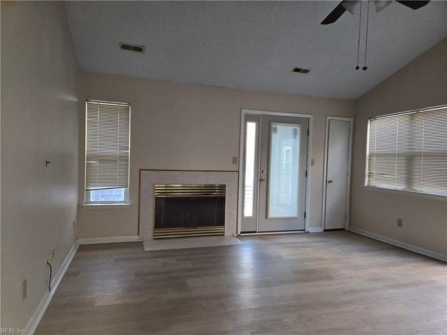 6 Ridgewood PW G, Newport News, VA 23602