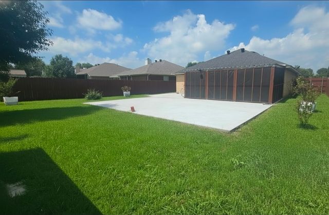 5905 Rising Meadow Drive, Arlington, TX 76018