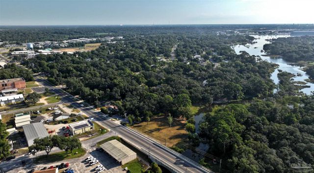 610 S Old Corry Field Rd, Pensacola, FL 32507