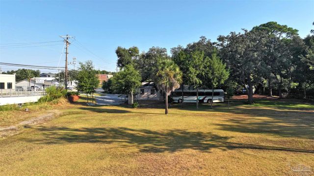 610 S Old Corry Field Rd, Pensacola, FL 32507