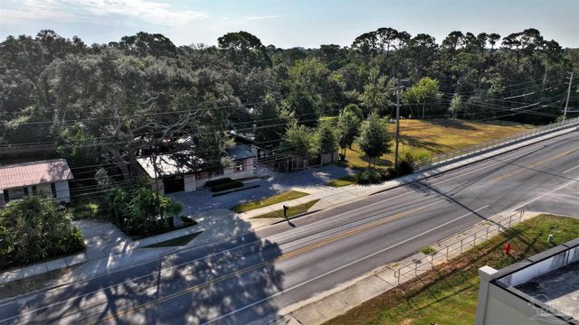 610 S Old Corry Field Rd, Pensacola, FL 32507