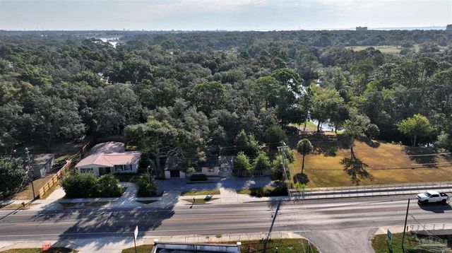 610 S Old Corry Field Rd, Pensacola, FL 32507