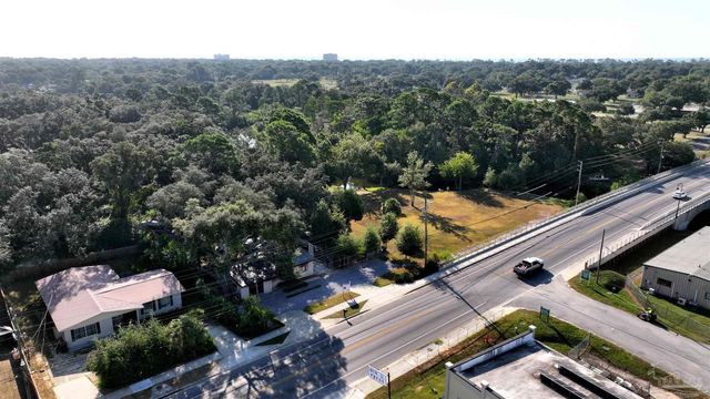 610 S Old Corry Field Rd, Pensacola, FL 32507