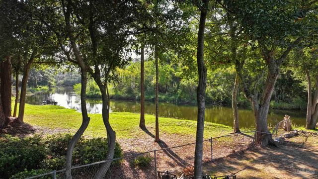 610 S Old Corry Field Rd, Pensacola, FL 32507