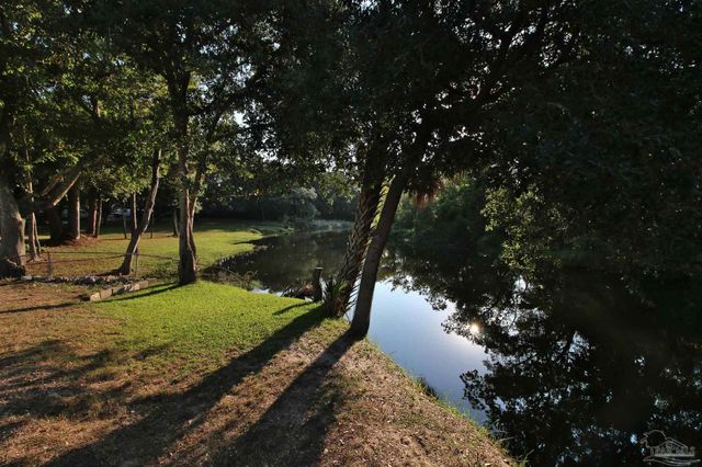 610 S Old Corry Field Rd, Pensacola, FL 32507