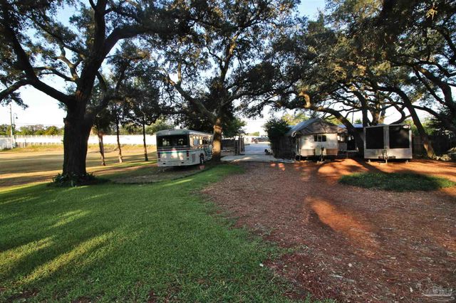 610 S Old Corry Field Rd, Pensacola, FL 32507