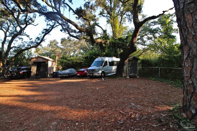 610 S Old Corry Field Rd, Pensacola, FL 32507