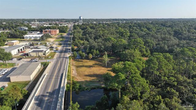 610 S Old Corry Field Rd, Pensacola, FL 32507