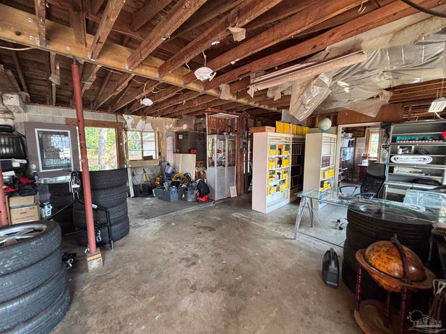 610 S Old Corry Field Rd, Pensacola, FL 32507