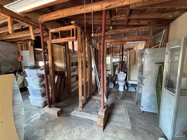 610 S Old Corry Field Rd, Pensacola, FL 32507