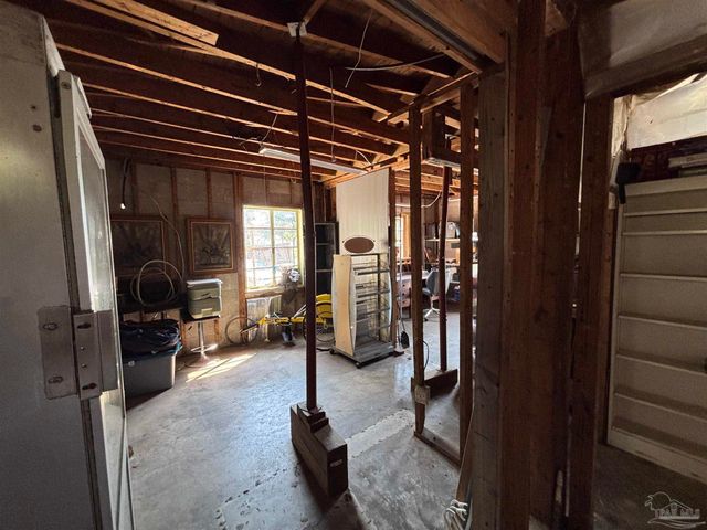 610 S Old Corry Field Rd, Pensacola, FL 32507