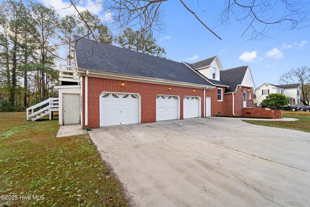 190 Huffmantown Road, Richlands, NC 28574