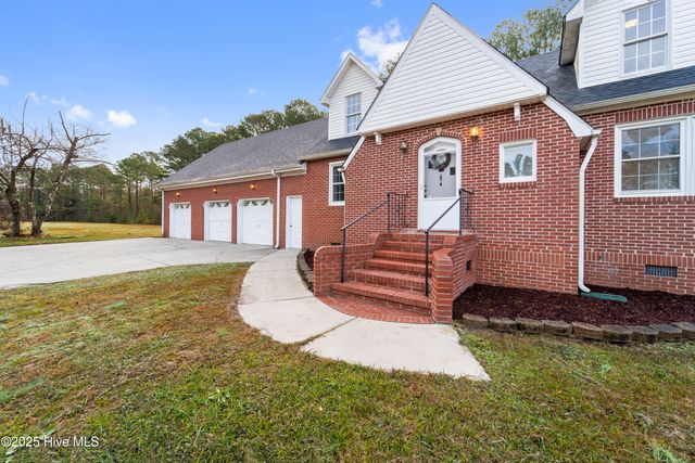 190 Huffmantown Road, Richlands, NC 28574