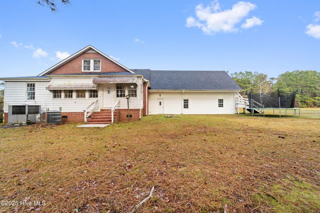 190 Huffmantown Road, Richlands, NC 28574