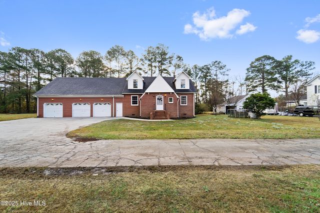 190 Huffmantown Road, Richlands, NC 28574