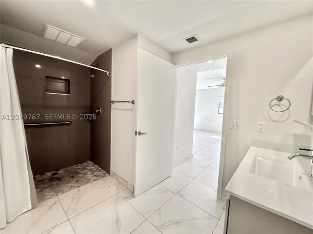 836 SW 2nd St 404, Miami, FL 33130