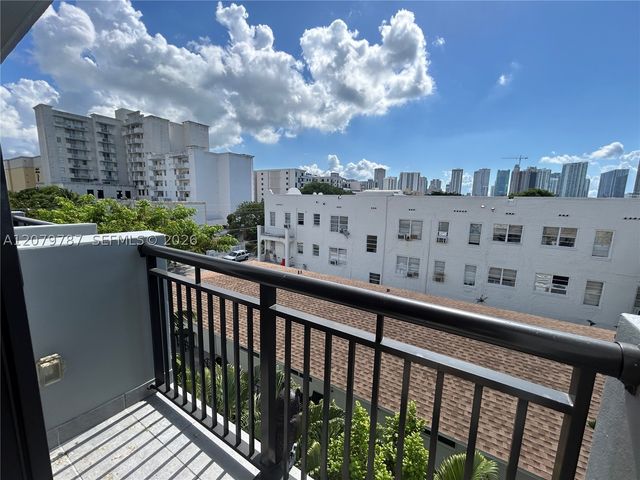 836 SW 2nd St 404, Miami, FL 33130