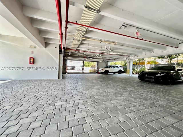 836 SW 2nd St 404, Miami, FL 33130