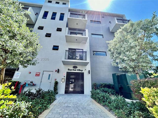 836 SW 2nd St 404, Miami, FL 33130