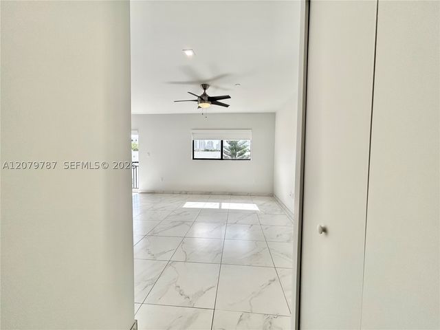 836 SW 2nd St 404, Miami, FL 33130