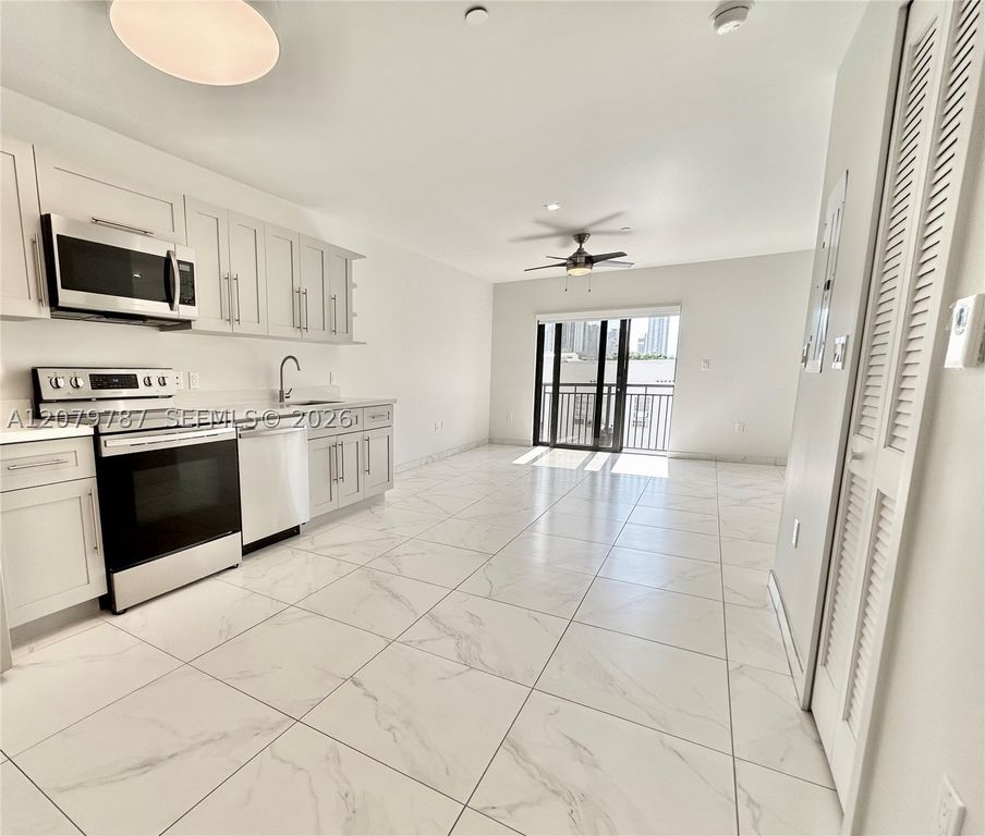 836 SW 2nd St 404, Miami, FL 33130