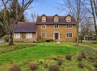 742 Gatehouse Lane, Columbus, OH 43235