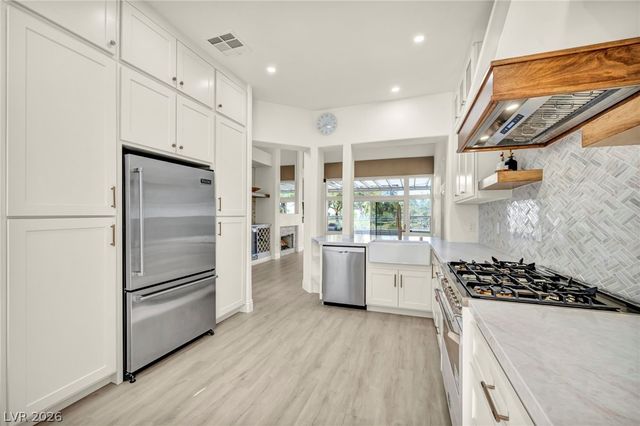 9208 Eagle Ridge Drive, Las Vegas, NV 89134