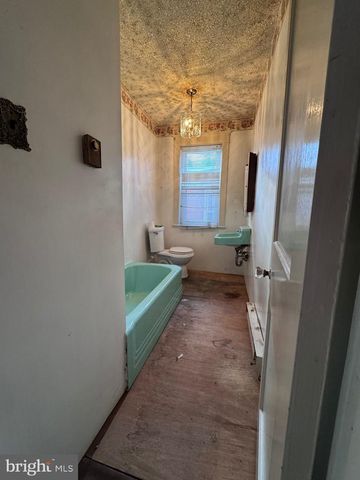 1821 STATE ST, Harrisburg, PA 17103