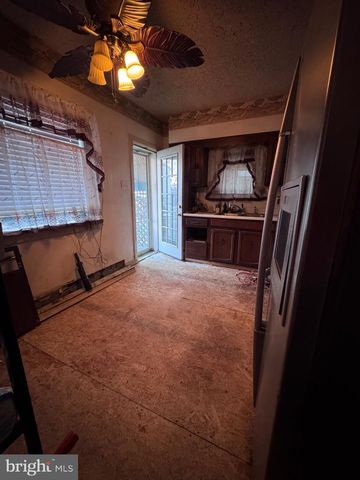 1821 STATE ST, Harrisburg, PA 17103