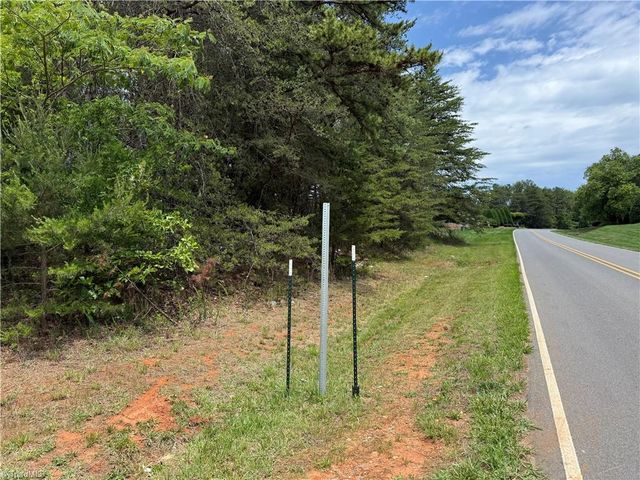 0-0-0 White Road, King, NC 27021