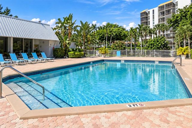 20400 W COUNTRY CLUB DRIVE 609, Aventura, FL 33180