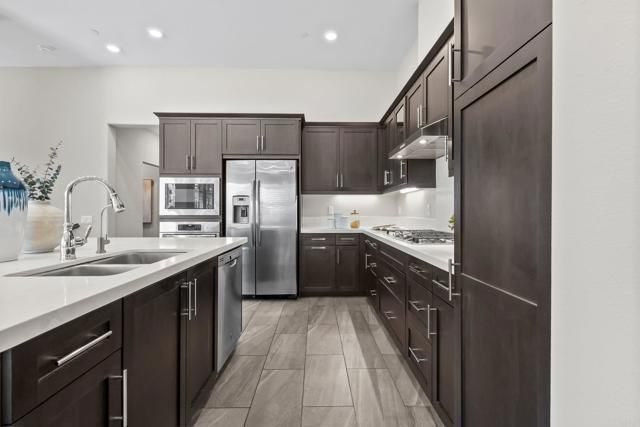 16750 Coyote Bush Drive 19, San Diego, CA 92127