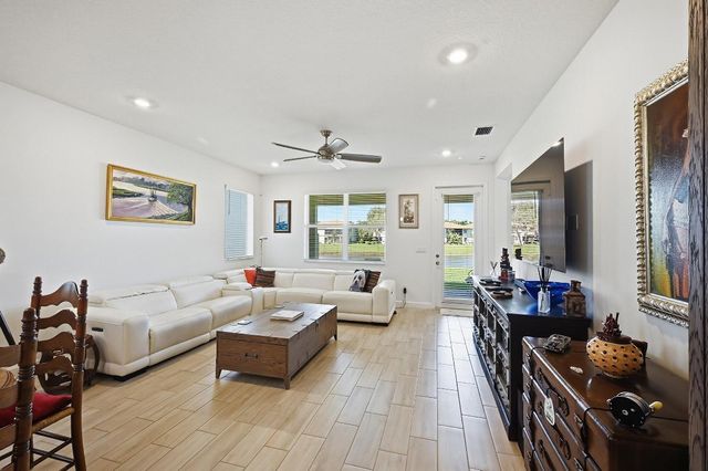 5689 Graceful Way, Delray Beach, FL 33484