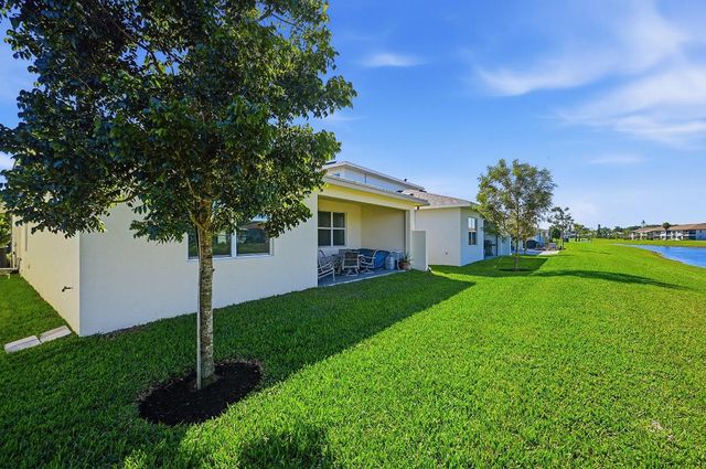 5689 Graceful Way, Delray Beach, FL 33484