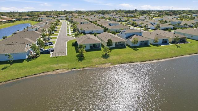 5689 Graceful Way, Delray Beach, FL 33484