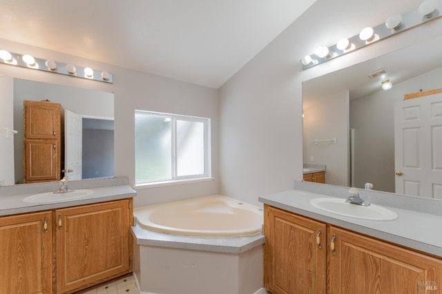 5751 Ridgewood Rd, Willits, CA 95490