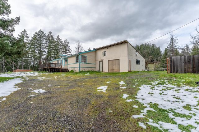 5751 Ridgewood Rd, Willits, CA 95490