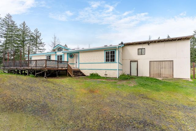 5751 Ridgewood Rd, Willits, CA 95490