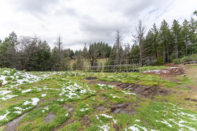 5751 Ridgewood Rd, Willits, CA 95490