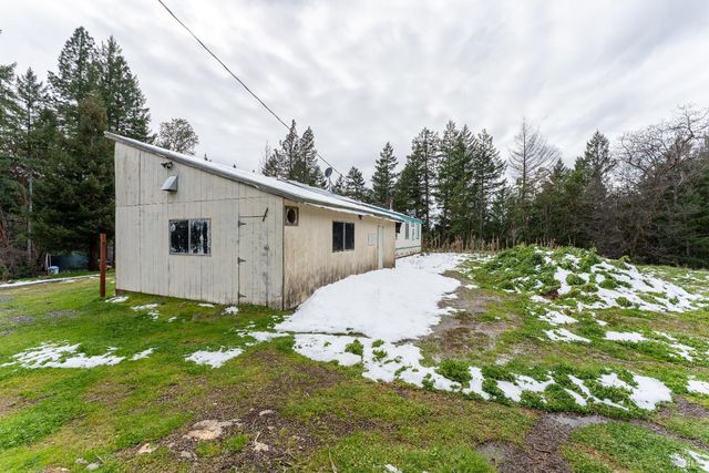 5751 Ridgewood Rd, Willits, CA 95490