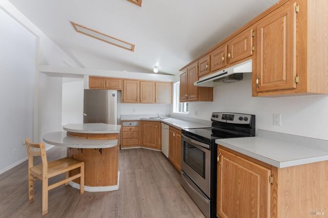 5751 Ridgewood Rd, Willits, CA 95490