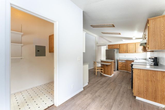 5751 Ridgewood Rd, Willits, CA 95490