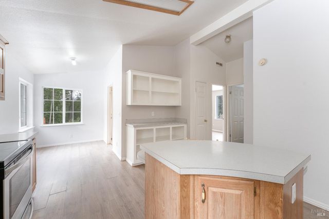 5751 Ridgewood Rd, Willits, CA 95490