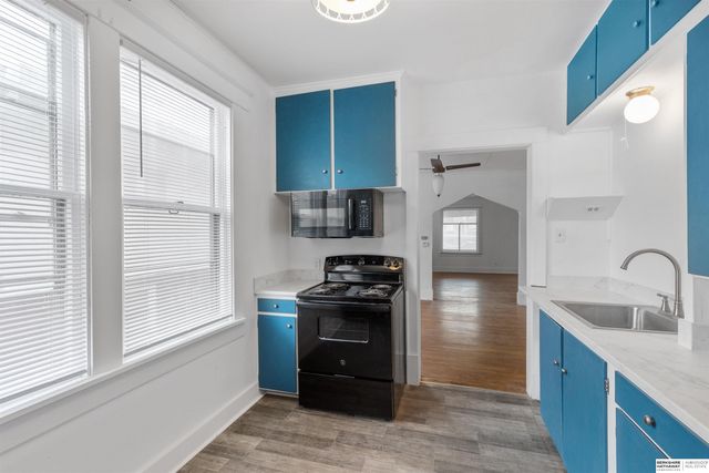 117 S 38th Street, Omaha, NE 68131