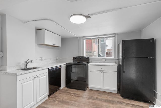 117 S 38th Street, Omaha, NE 68131