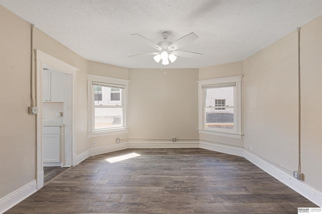 117 S 38th Street, Omaha, NE 68131